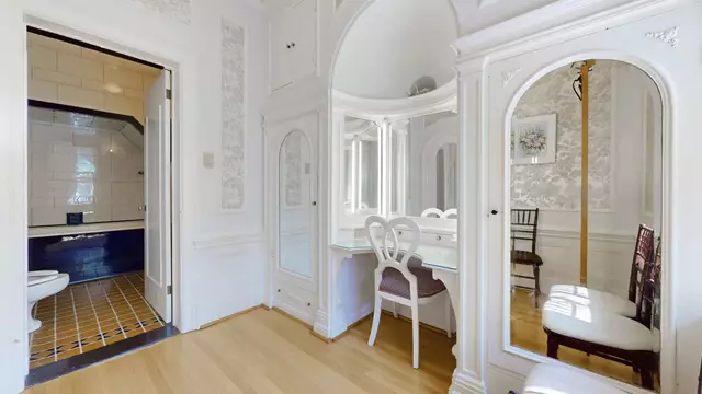 Mansions/Houses: Heintzman House 19