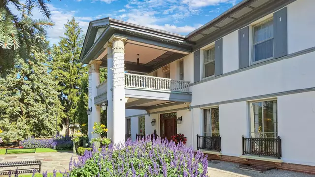 Mansions/Houses: Heintzman House 8