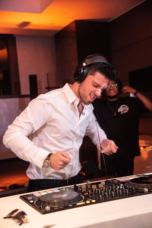 Disc Jockey's / DJs: High Life Event Group 4