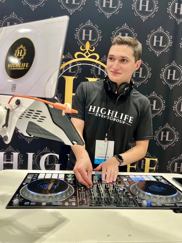 Disc Jockey's / DJs: High Life Event Group 6