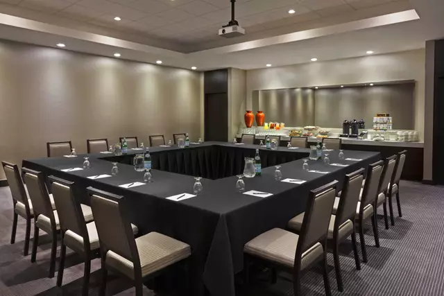 Hotels: Hilton Suites Toronto/Markham 14