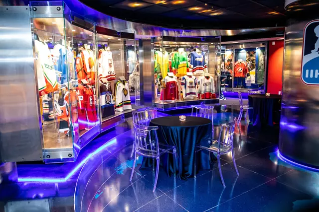 Galleries/Museums: Hockey Hall of Fame 8