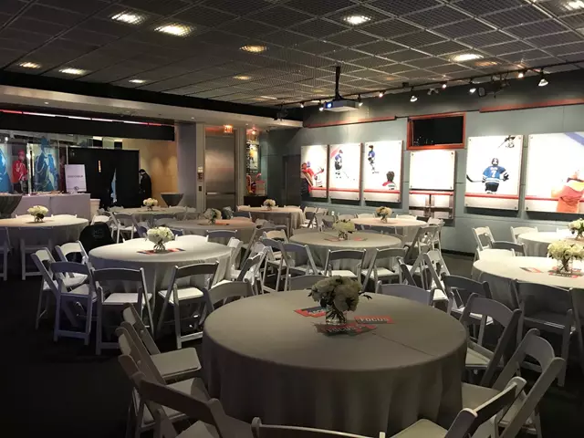 Galleries/Museums: Hockey Hall of Fame 14