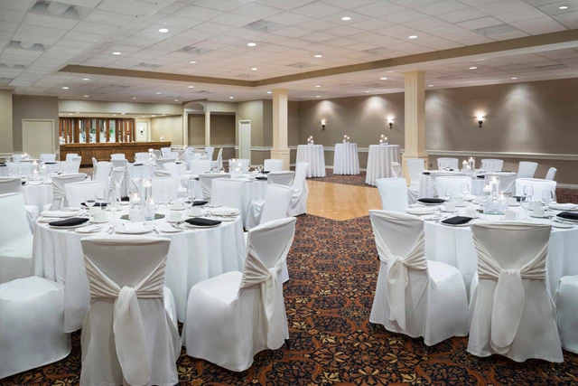 deHavilland - 2,400 sq. ft. Newly Renovated with Built-in Bar and Dance Floor for up to 140