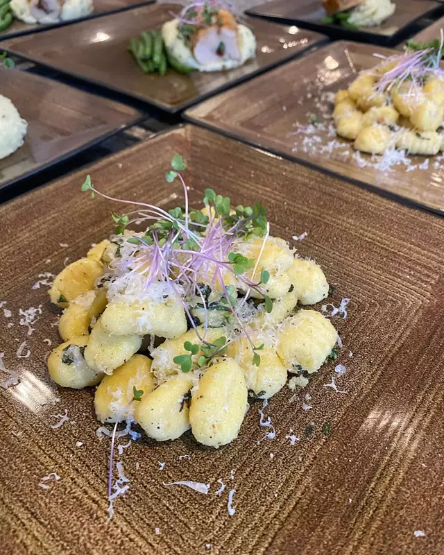 Private Chefs: Hungrieyes 16