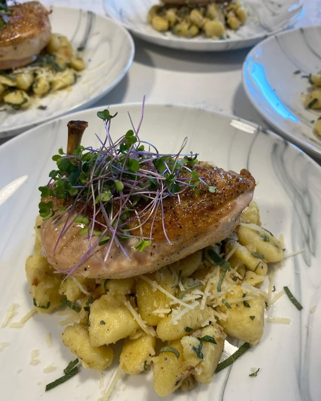 Private Chefs: Hungrieyes 6