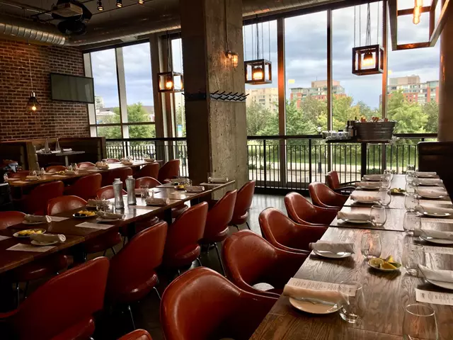 Restaurants: Hunters Landing 4