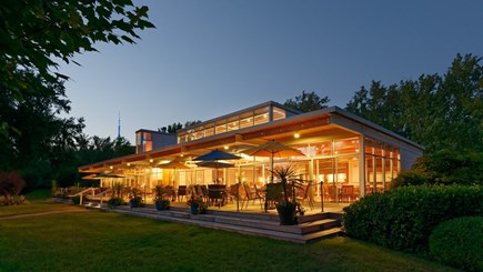 Image - Island Yacht Club