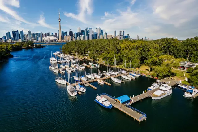 Special Event Venues: Island Yacht Club 20