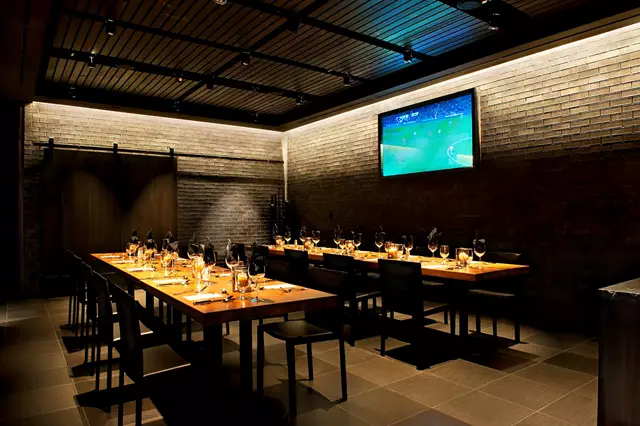 Restaurants: JOEY Eaton Centre 9