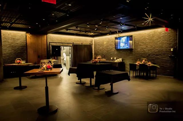 Restaurants: JOEY Eaton Centre 8