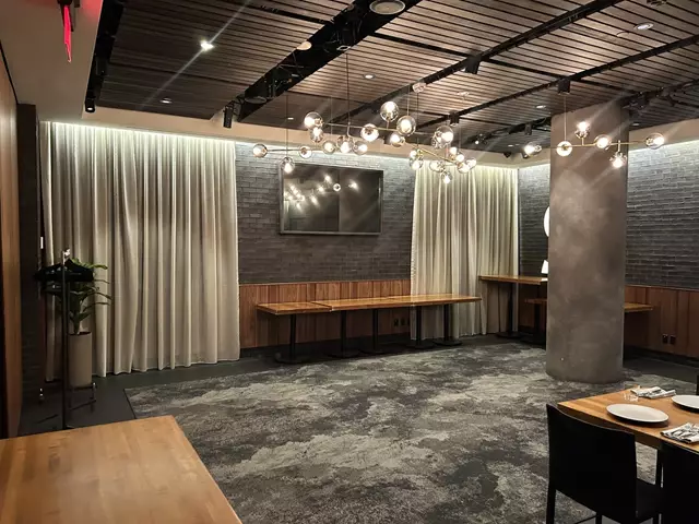 Restaurants: JOEY Eaton Centre 5