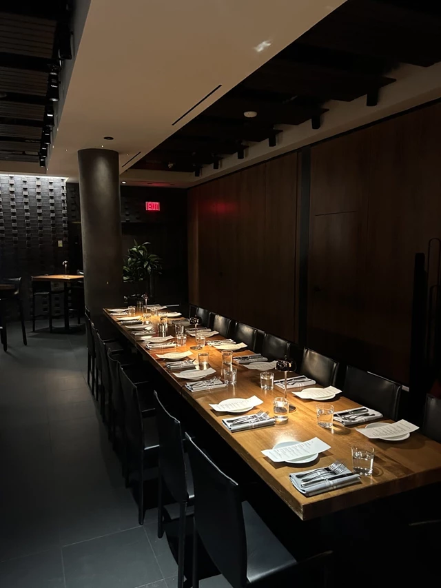 Restaurants: JOEY Eaton Centre 6