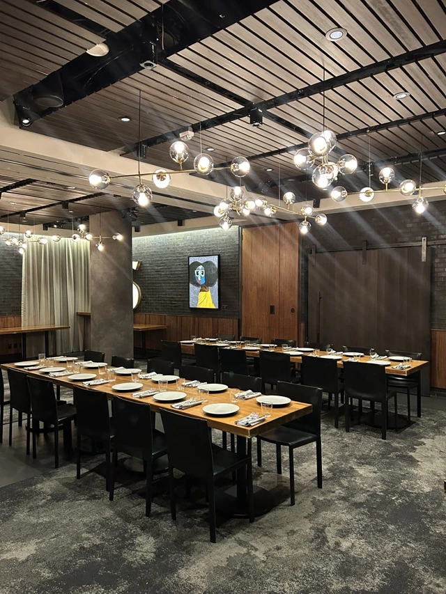 Restaurants: JOEY Eaton Centre 4