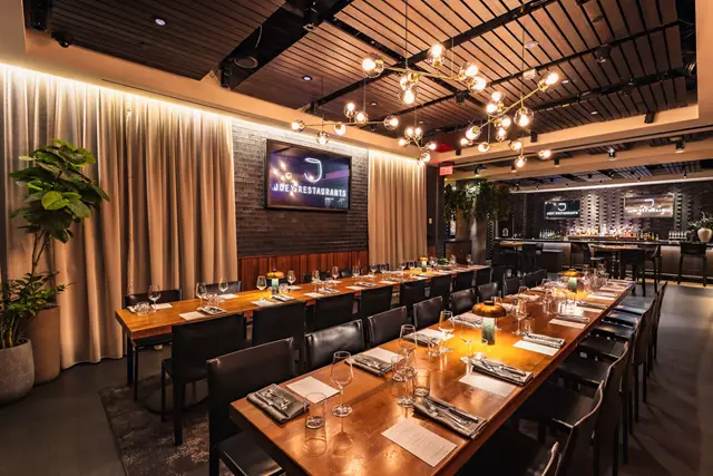Restaurants: JOEY Eaton Centre 5