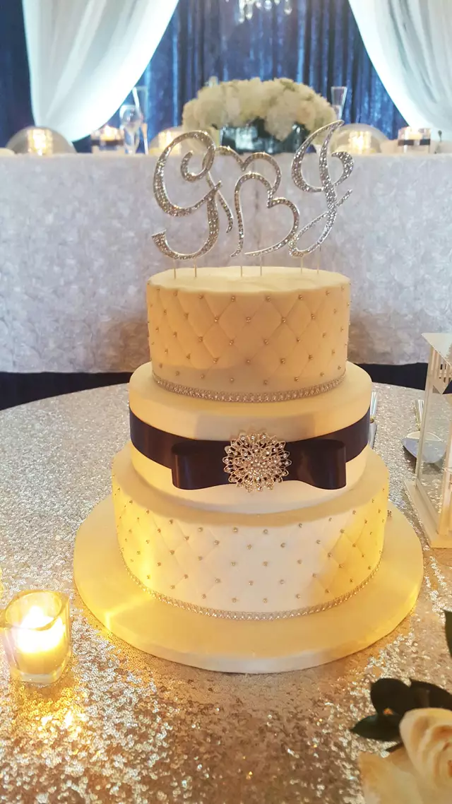 Wedding Cakes: Just Temptations 4