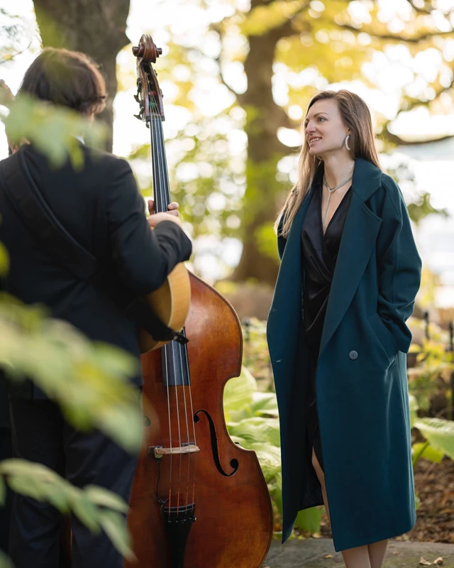 Live Music & Bands: Karina Muhir Jazz Trio 28