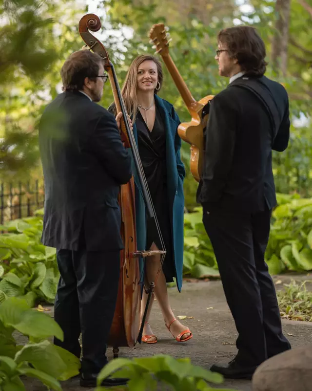 Live Music & Bands: Karina Muhir Jazz Trio 23