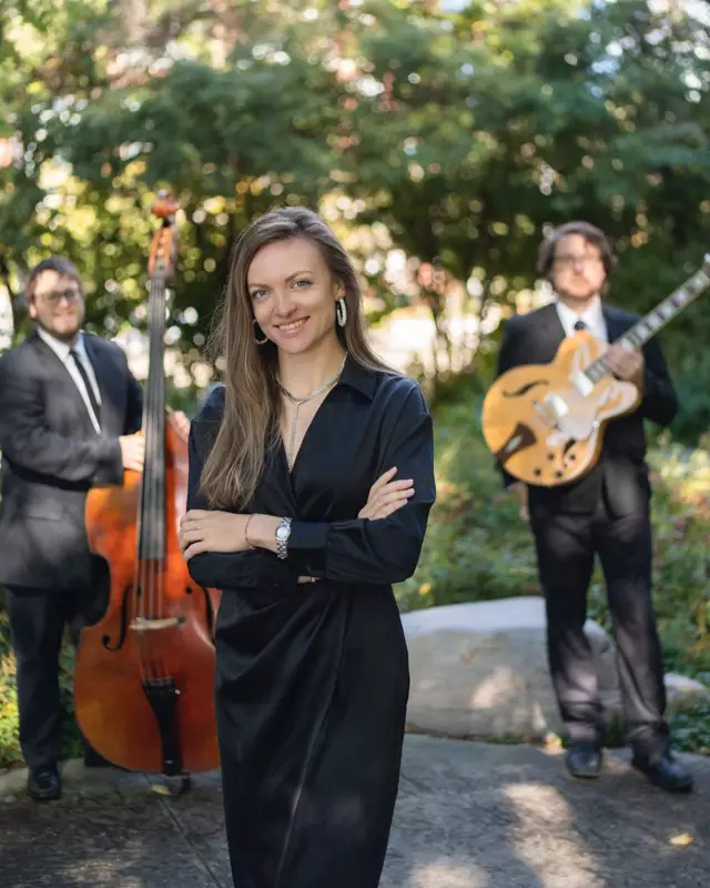 Live Music & Bands: Karina Muhir Jazz Trio 12