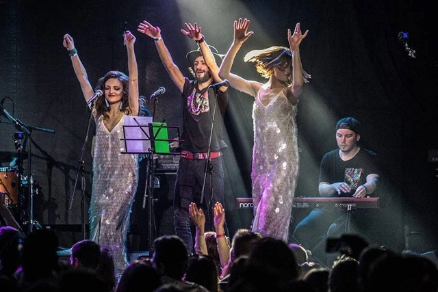 Live Music & Bands: Karina Muhir Jazz Trio 5