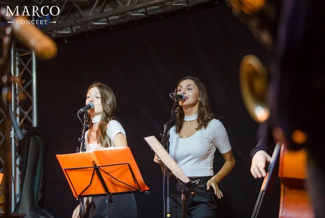 Live Music & Bands: Karina Muhir Jazz Trio 15