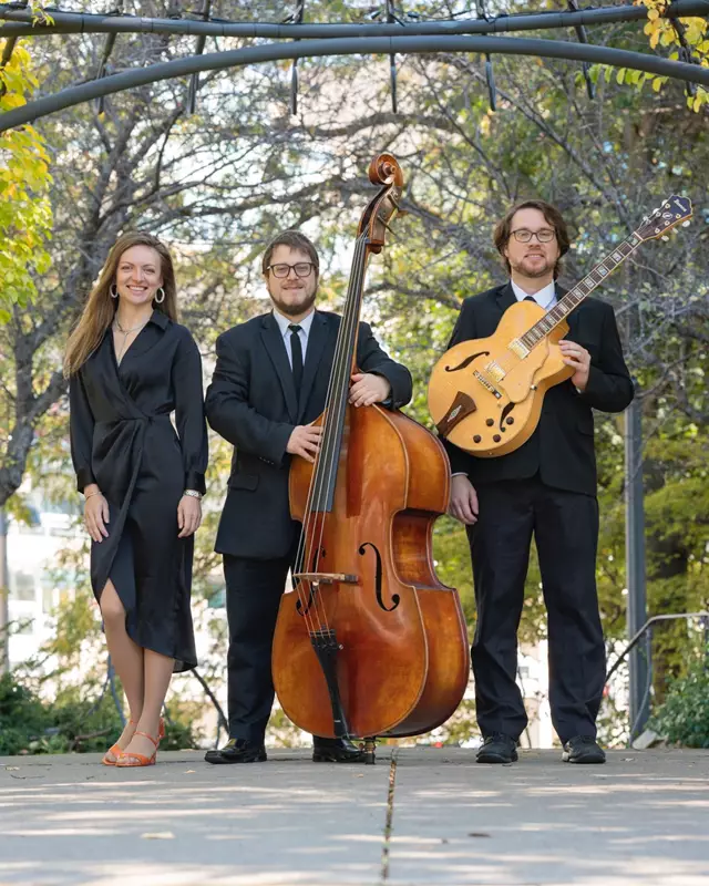 Live Music & Bands: Karina Muhir Jazz Trio 4