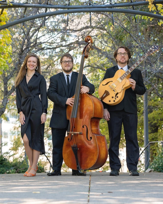 Live Music & Bands: Karina Muhir Jazz Trio 4