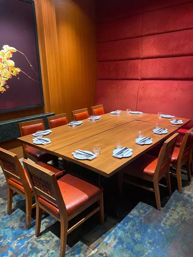 Restaurants: Ki Modern Japanese Restaurant + Bar 7