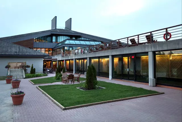 Conference Centres: Kingbridge Conference Centre 9