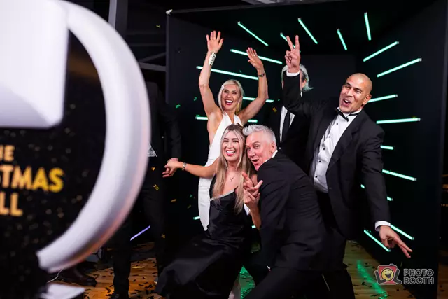 Photo Booths: LOL Photo Booth 8