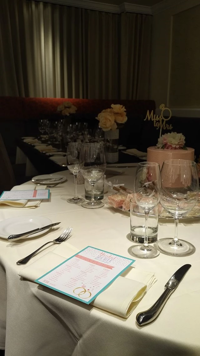 Italian Restaurant Dining Table