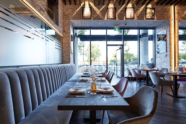 Restaurants: La Vecchia Lakeshore 3