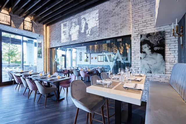 Restaurants: La Vecchia Lakeshore 5