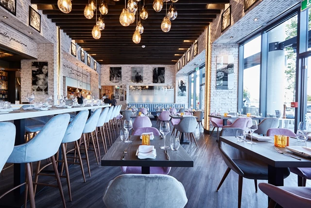 Restaurants: La Vecchia Lakeshore 6