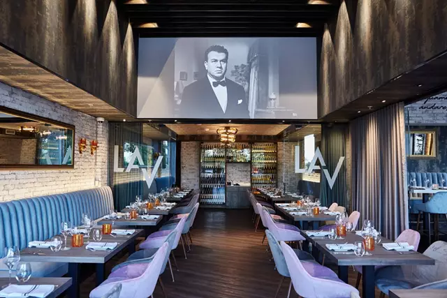 Restaurants: La Vecchia Lakeshore 22