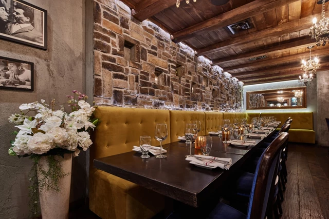 Restaurants: La Vecchia Ristorante 7