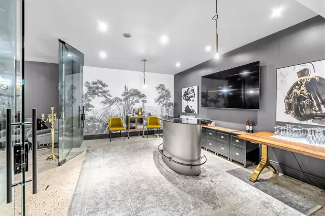 Restaurants: Lago Pizza & Pasta Bar 13