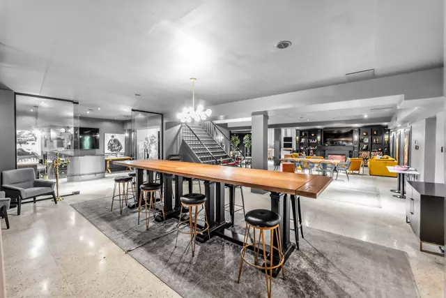 Restaurants: Lago Pizza & Pasta Bar 8