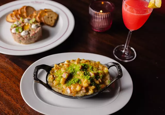 Restaurants: Le Select Bistro 16