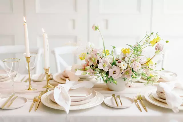 Florists: Living Fresh Flower and Plant Studio 4