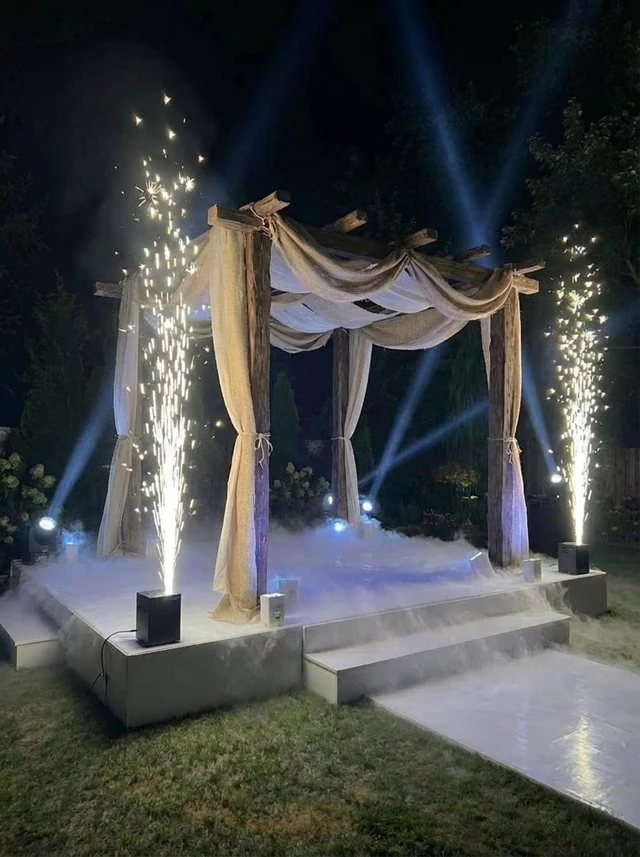 Audio / Visual: Lux Audio Visual 6