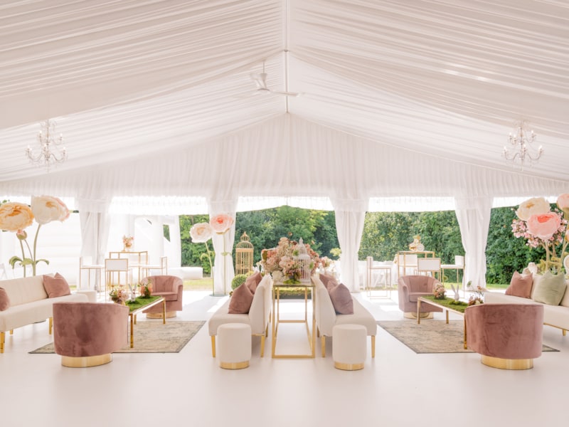 Carousel images of Luxe Rentals