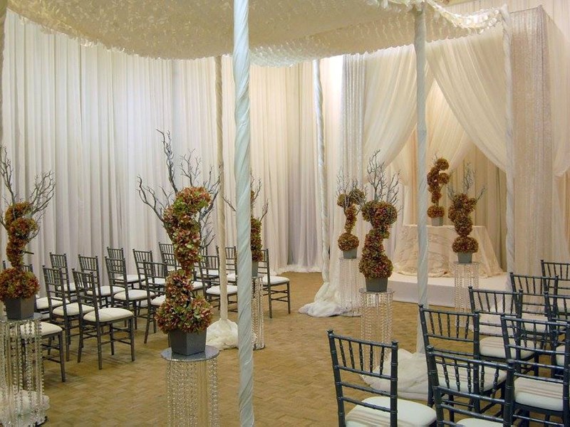 Carousel images of Luxel Decor & Flowers