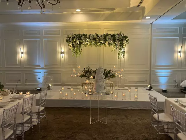 Florists: Luxel Decor & Flowers 1