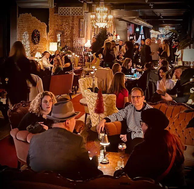 Restaurants: MY HOUSE Lounge & Events 12