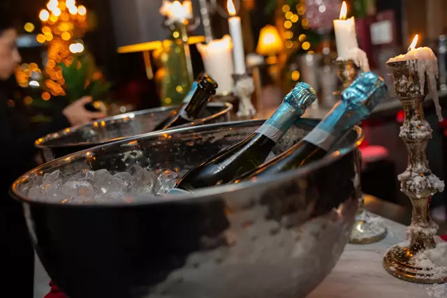 Restaurants: MY HOUSE Lounge & Events 16