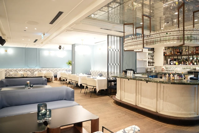 Restaurants: Mademoiselle Raw Bar + Grill 3