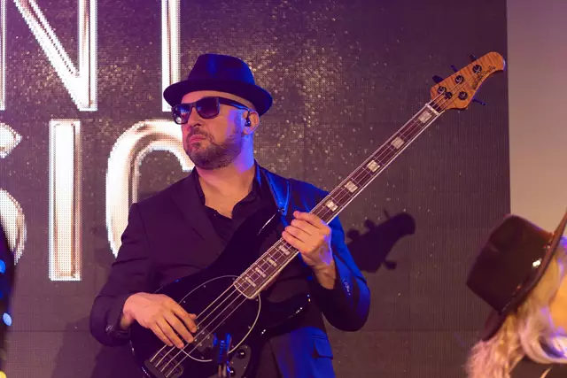 Live Music & Bands: Main Event Music 10