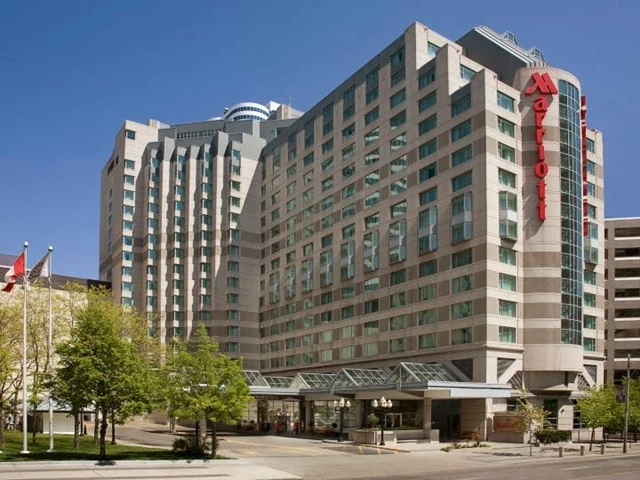 Hotels: Marriott Downtown at CF Toronto Eaton Centre 9