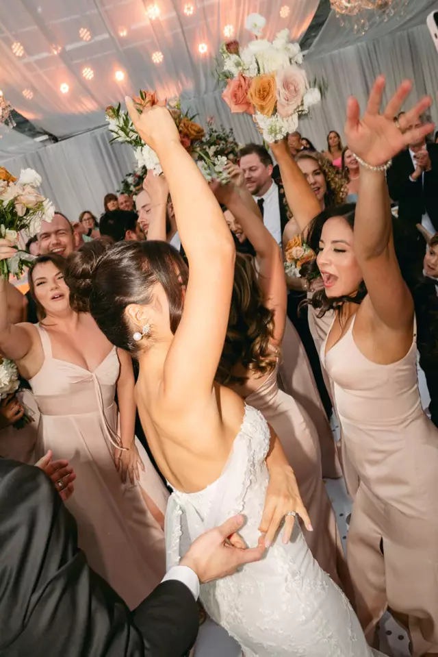 Disc Jockey's / DJs: Michael Coombs Entertainment 13